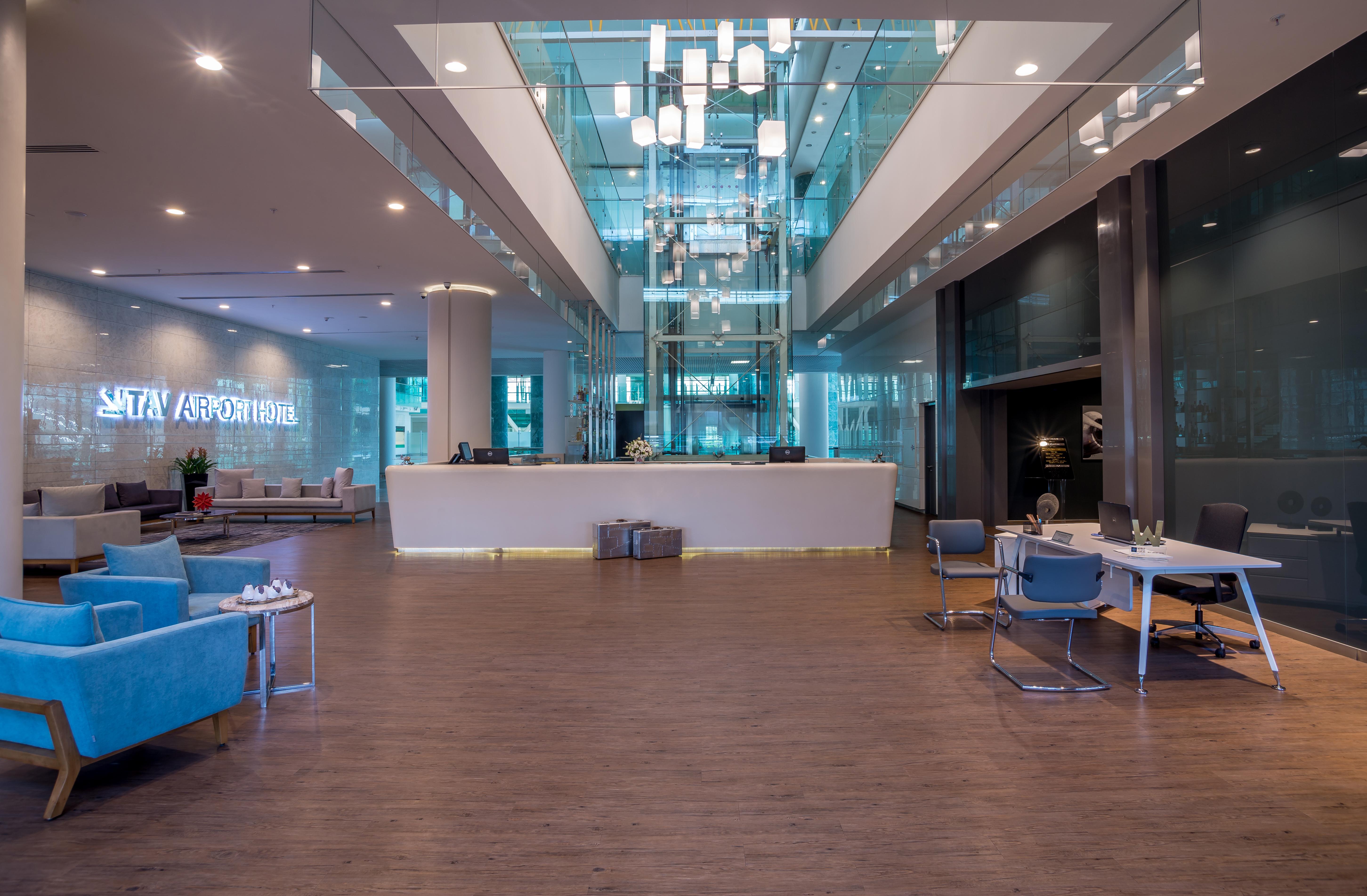 Tav Airport Hotel İzmir Exterior photo