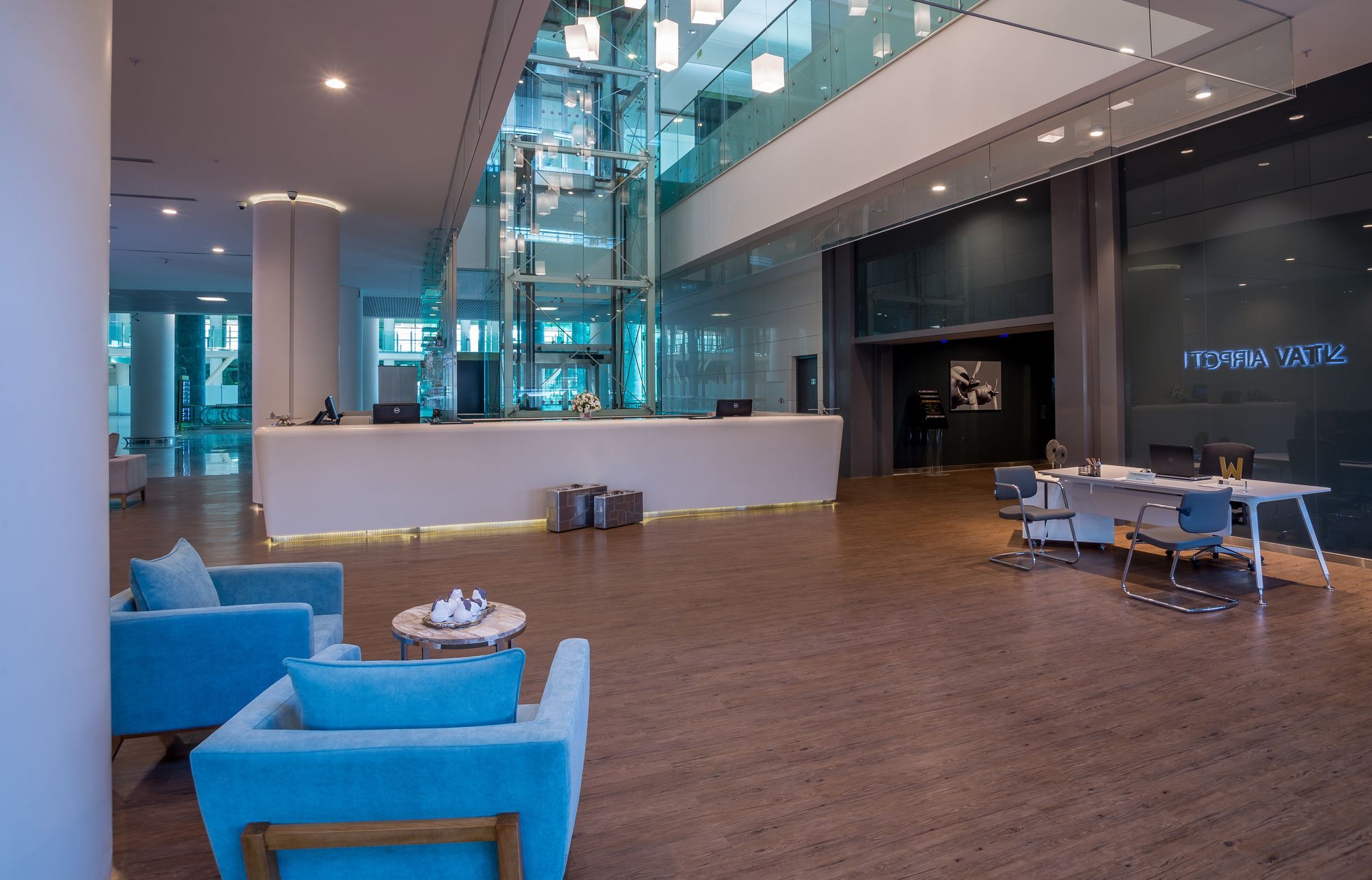 Tav Airport Hotel İzmir Exterior photo